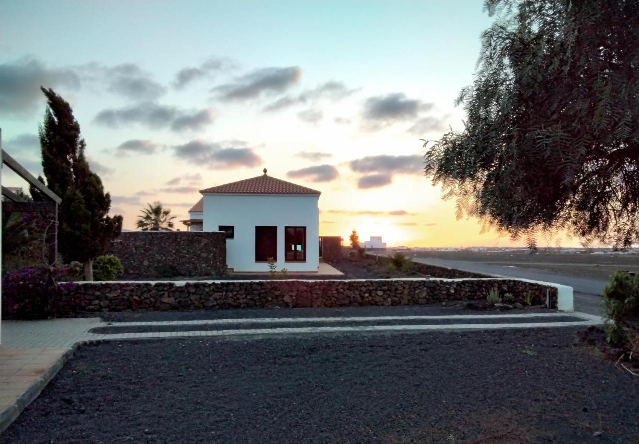 Surfwhitehouse Villa Lajares Bagian luar foto